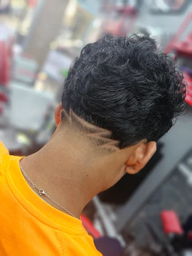 Corte con diseño artístico